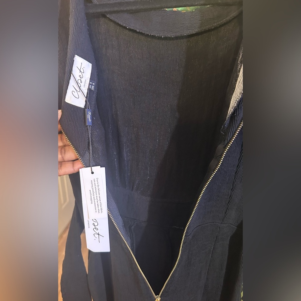 Closet NEW Blk Short-Sleeve
Jumpsuit w Back Exposed ZipWaist Tie/Front Pockets - Picture 11 of 11